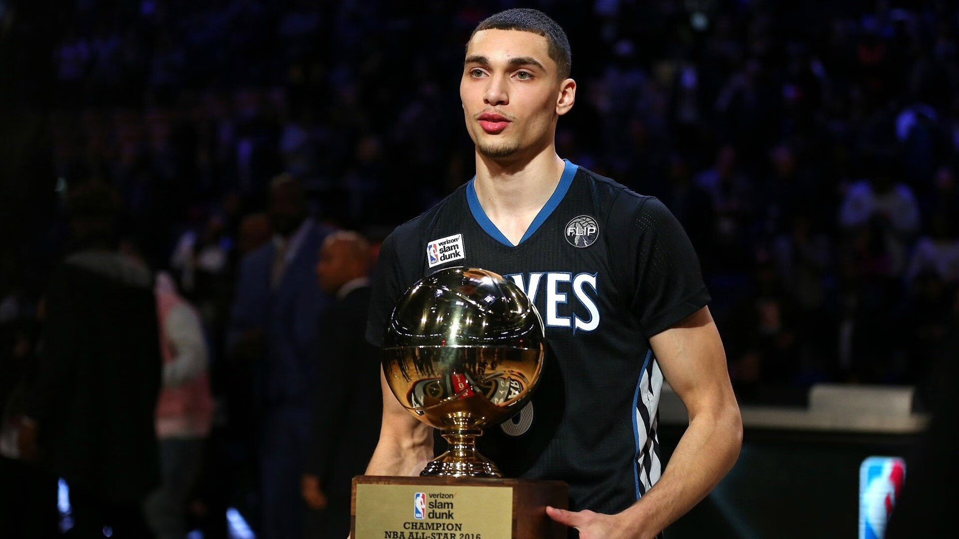 奇库诺娃稳健发挥刷新赛会纪录,库洛洛对奇犽爷爷